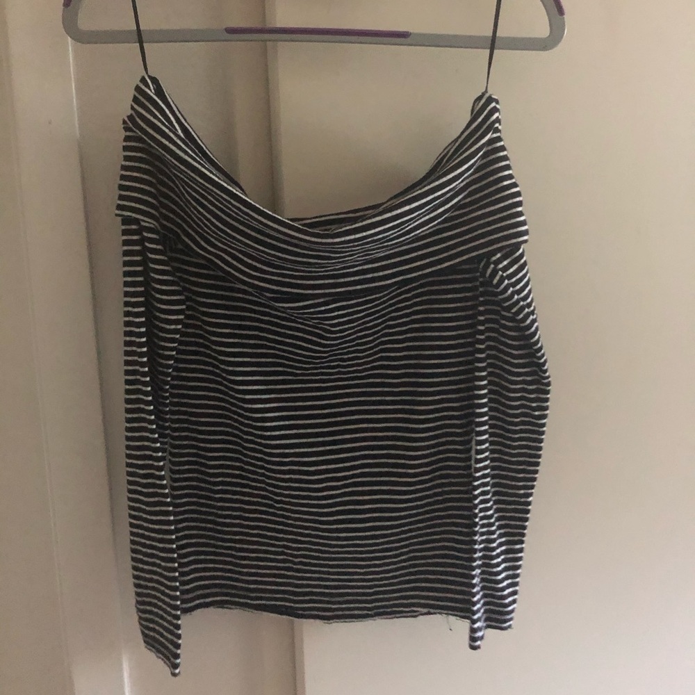 Off-the-shoulder stripe top
